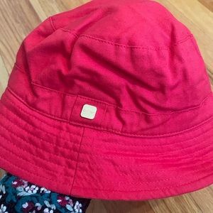 Calvin Klein Red Bucket hat